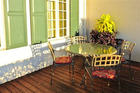 How To Seal Acrylic Paint For Outdoor Use 25 Things You Should Know Indoor Outdoor Paint Expert