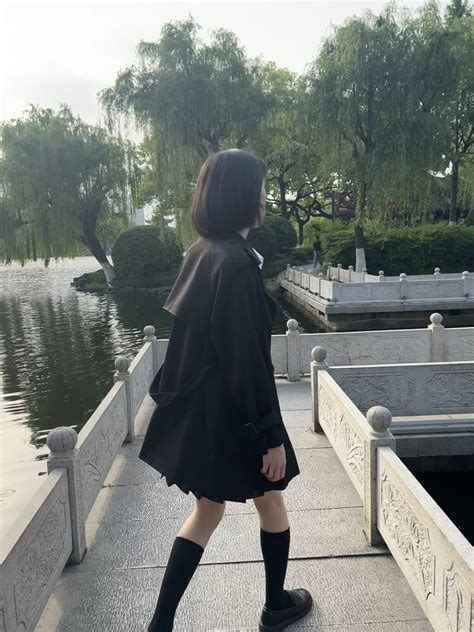 秋鈴莱月 On Twitter 好像很久没有发图了，炫耀一下咱的新衣服和镜子，虽然很久以前就到了