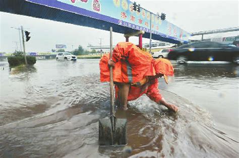 昨日济南突降大雨千米道路成“泽国” 多辆车被困 山东频道 凤凰网