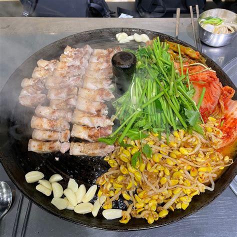 대전맛집 솥뚜껑에 구워먹는 미나리삼겹살 맛집 믿고먹는 “목구멍 대전관평점“🌿 네이버 블로그