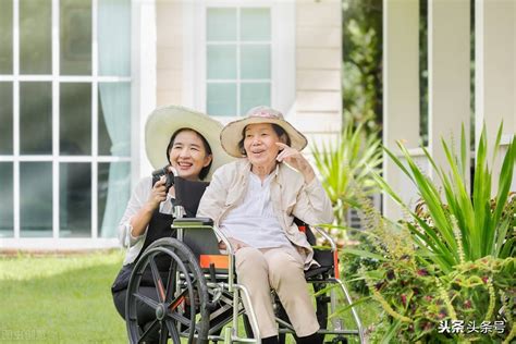 老年人再婚，是登記結婚好？是搭夥過日子好？還是未婚同居好？ 戀愛小秘書 娜米｜用數據幫你找對象