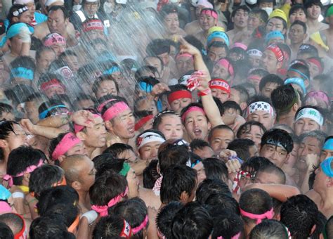 3年ぶり「もみ合い」のはだか祭 期待と不安抱え「尾張に春を」 写真特集16 毎日新聞