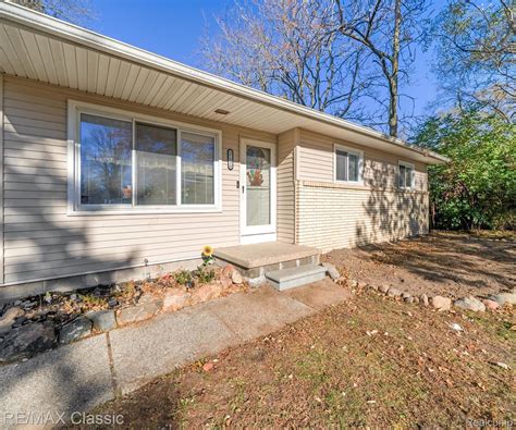 37534 Van Petten St, Romulus, MI 48174 - See Est. Value, Schools & More