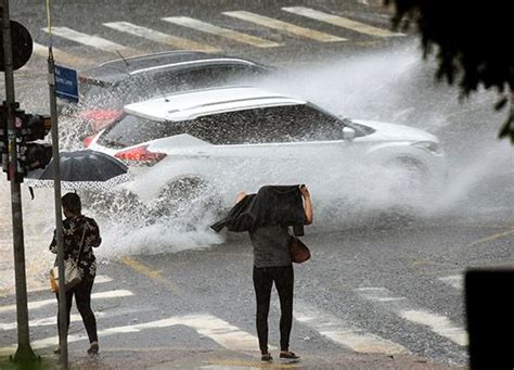 Previsão do tempo indica tempestades e frente fria até o feriado