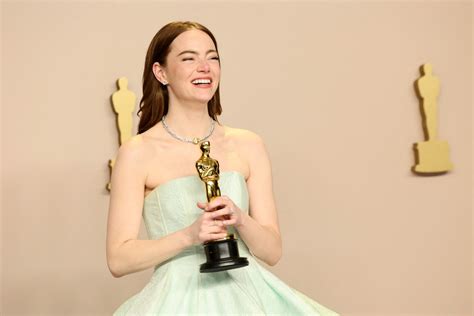 Emma Stone Se Consagra E Leva Oscar De Melhor Atriz Por Pobres