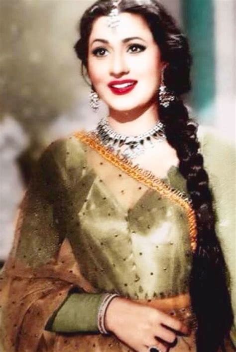 Pin By Whizz Rizz On Portrait Vintage Bollywood Bollywood Retro