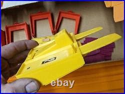 Car Track Set Vintage S Hot Wheels HOT Curves Race Action INCOMPLETE Track Set NO Car