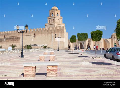 Mahdia tunisia mosque hi-res stock photography and images - Alamy