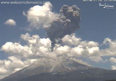 Volcanic Eruption Time Lapse Video Of Popocatépetl Erupting