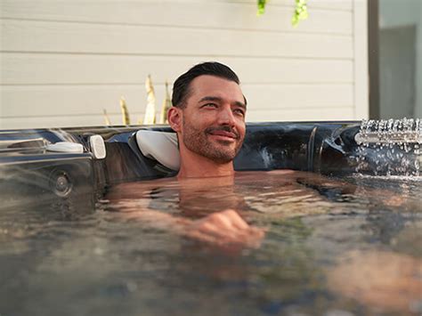 Vacanza Series Hot Tubs Reviews And Specs Caldera Spas