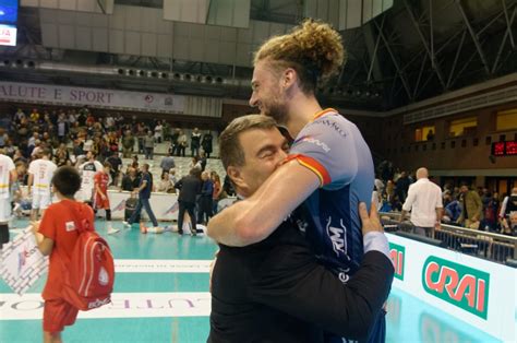 Volley Superlega La Consar Vince La Maratona Contro Monza E Strappa