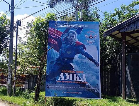 Jelang Pilkada Pangkep Baliho Balon Bupati Ini Cosplay Jadi Thor Pribumi