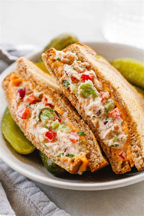 Easy Tuna Melt Recipe How To Make A Tuna Melt — Eatwell101