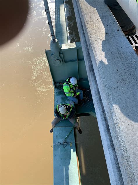 Mississippi Closed At Memphis Due To Giant Crack In Bridge Beam