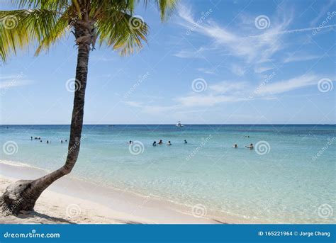 Infinity Bay Beach Resort at West Bay Beach, Roatan Island, in Honduras Editorial Stock Image ...