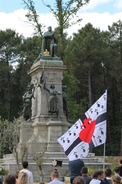 Civitas Bretagne Rend Hommage Sainte Jeanne D Arc Medias Presse Info