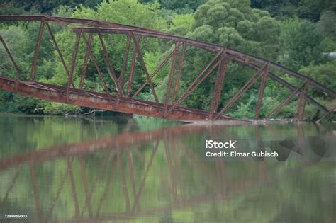 Jembatan Besi Dalam Konstruksi Truss Foto Stok Unduh Gambar Sekarang