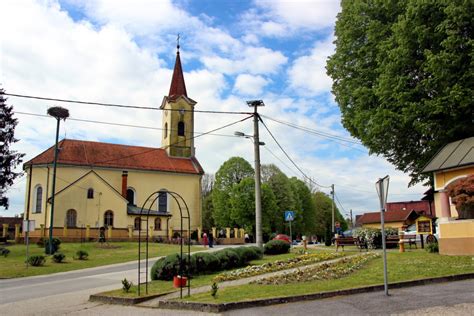 Foto Prva Sveta Pri Est U Podravskim Sesvetama Klikaj Hr