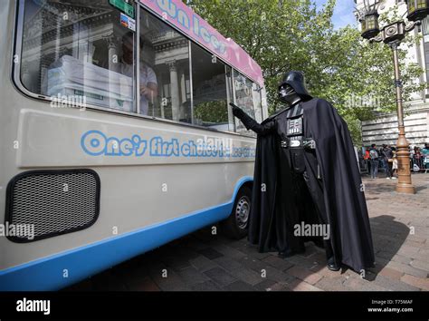 Darth Vader Schauspieler Fotos Und Bildmaterial In Hoher Aufl Sung