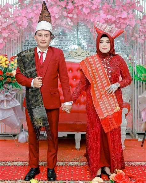 Menilik Keindahan Baju Pengantin Adat Batak Dalam Keragaman Multietnik