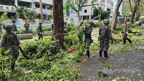 颱風山陀兒肆虐高雄 陳其邁力拚3天內恢復市容 地方 中央社 Cna