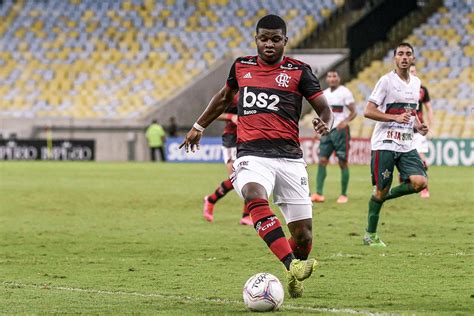 Cear Negocia Atacante Lincoln Ex Atacante Do Flamengo Est No