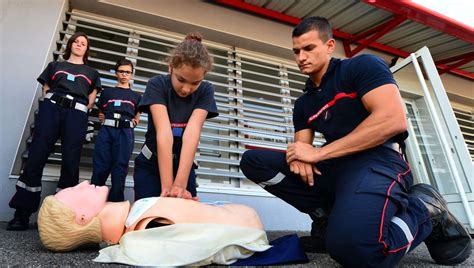 Après Les Attentats Les Pompiers De Paris Proposent Des Cours De