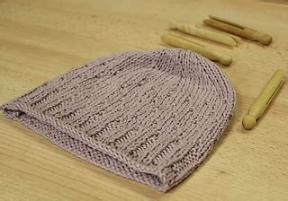 Ravelry: Le bonnet de Lou pattern by Alice Madehere