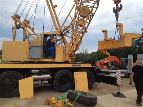 Kranbild Neues für das Bracht Museum Liebherr LG 1060 Serien Nummer