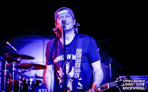 PUDDLE OF MUDD Pubblicato Il Video Di Just Tell Me