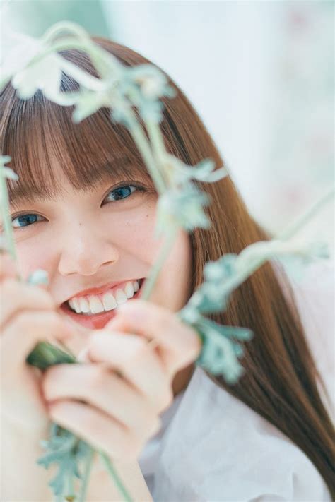 日向坂46山下葉留花、四期生内での立ち位置語る 清純さ溢れる微笑みが眩しい＜四期生のぽかぽか写真館＞ モデルプレス