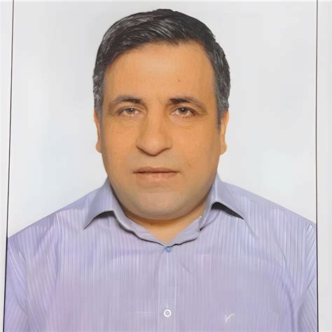 ‎صلاة السيد أحمد الشرع بالمسلمين ‏في مسجد زيد بن حارثة رضي الله عنه