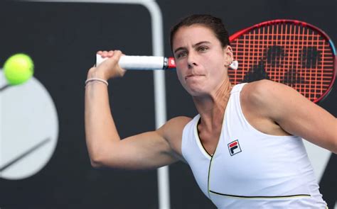 American Navarro Beats Mertens In Hobart For First WTA Title