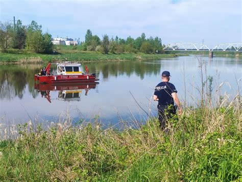 Poszukiwania z ziemi wody i powietrza Mundurowi wciąż szukają