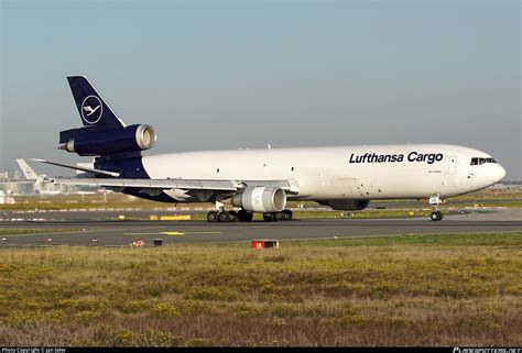 D ALCD Lufthansa Cargo McDonnell Douglas MD 11F Photo By Jan Seler ID