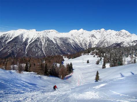 Ana Pogačar Blog: Skiing on Velika planina