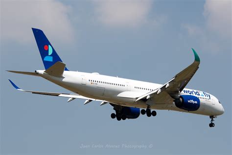 World2Fly Airbus A350 941 EC NOI Juan Carlos Alvarez Flickr