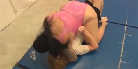 BBW Wrestles A Male Tnaflix