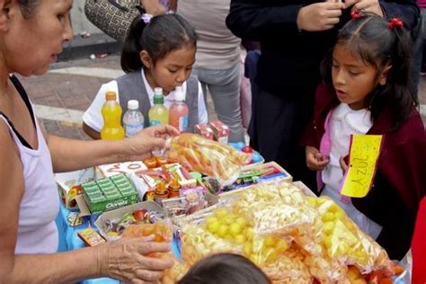 Pese A Prohibición Persiste Venta De Comida Chatarra En Escuelas Expoknews