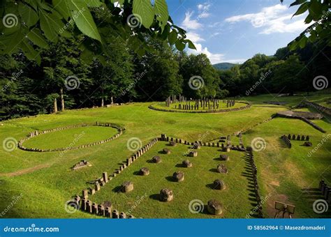 Sarmizegetusa Regia - Dacian Ruins Of Circular Temple Stock Photography ...