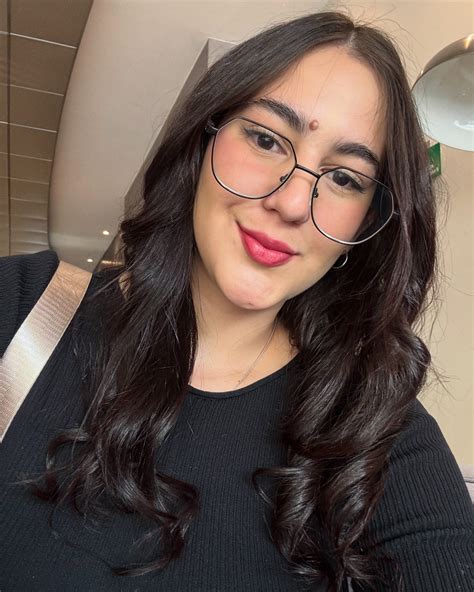 Caroline Colombo (@carolineayc) • Instagram photos and videos