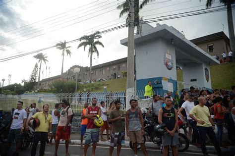 Es Mais De Pms S O Indiciados Por Crime De Revolta Pena De