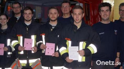 Sechs Aktive Der Feuerwehr Schirmitz Absolvieren Fahrpr Fung Auf Dem