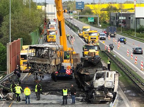 Nehoda Autobusu A Taha E Galerie Galerie Nehoda Autobusu A