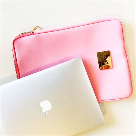 Laptop Cover Pink 241 X 16 X 349 Cm Incluyo