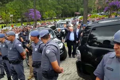 Ex Presidente Lula Deixa Cemit Rio E Volta Sede Da Pf Em Curitiba