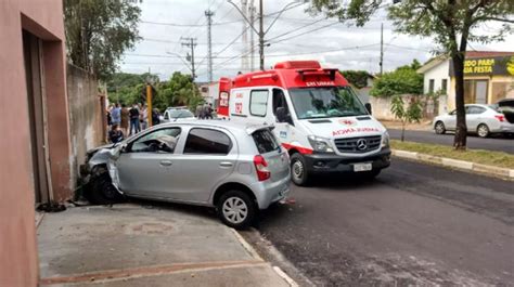 Suspeitos Roubam Carro Em Araraquara E Na Fuga Atropelam Mulheres Na