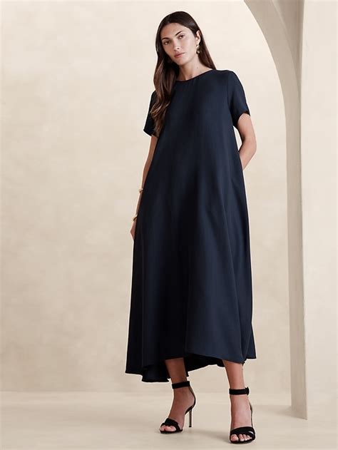 Aurelia Crepe Maxi Dress Banana Republic