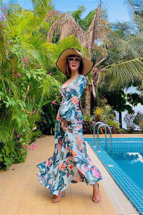 MC Kỳ Duyên khoe body đẹp siêu thực khi diện bikini đục lỗ