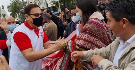 Martín Vizcarra Inicia Inscripción De Su Partido Político Perú Primero Ante El Jurado Nacional